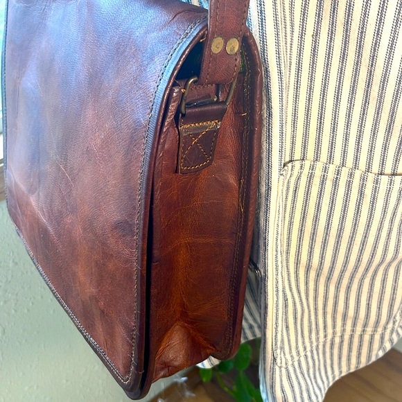 😎LEATHER MESSENGER BAG💼 - Picture 3 of 8